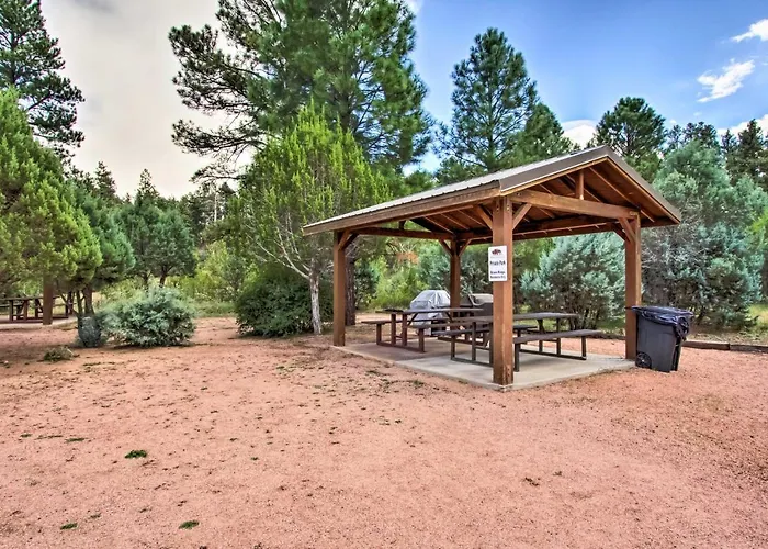 Holiday home 3 Mi To Fool Hollow Lake: Romantic Show *